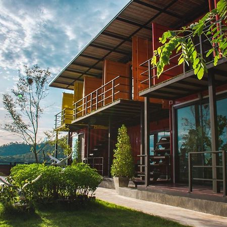 Inbox Living Rimkhong Hotel Chiang Khan Exterior foto