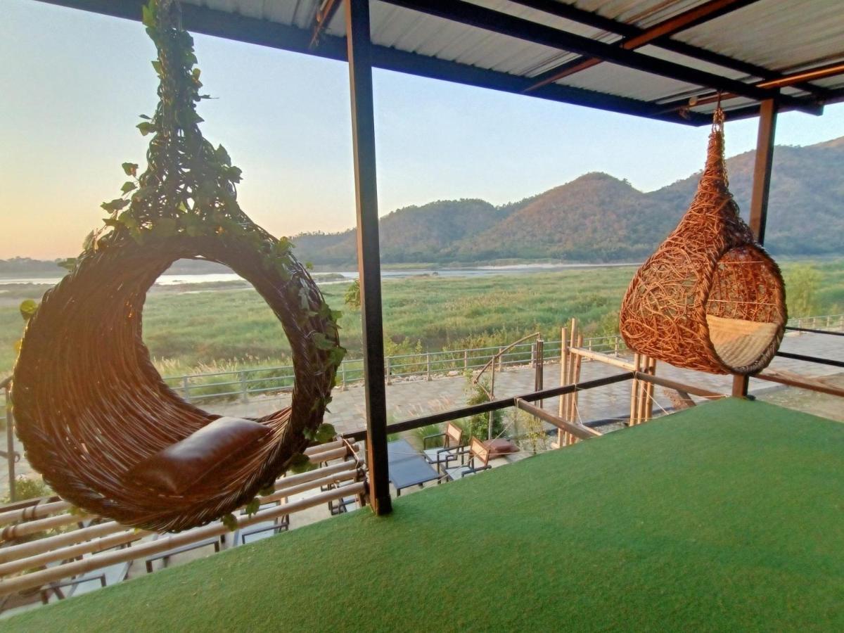 Inbox Living Rimkhong Hotel Chiang Khan Exterior foto